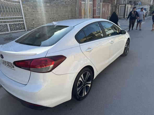 فورتي 2017 امريكي محرك 2000 شمالية بسمي 
مكينة وكير كفالة بدون ايرباك بدون دواخل 
منظومة زينون تخم تاير جديد مابيها اي نقص السيارة 
سعرها 113 وبيها مجال عنواني بغداد البنوك او الكرادة
***********
