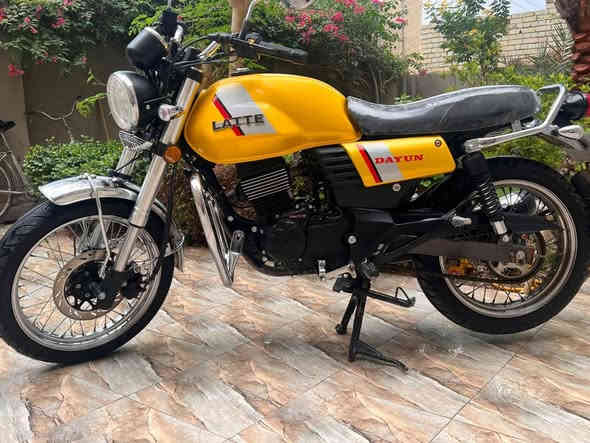 السلام عليكم 
للبيع فقط دايوان نفخ 
موديل 2022 
 رقم قادسيه (16) باسمي 
تحويل ثاني يوم
الدراجه مكفوله 
السعر 2500 مليوننين ونص
المكان ،الديوانيه
للاتصال ***********
