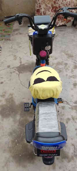 السلام عليكم دراجه شحن ريان جديد السرعه 40 الدراجه نضيف كلش الله شاهد 4 بطاريات 3 نمر السعر 290 او بيه مجال بسيط المكان نجف حي العسكري الاستفسار ***********
