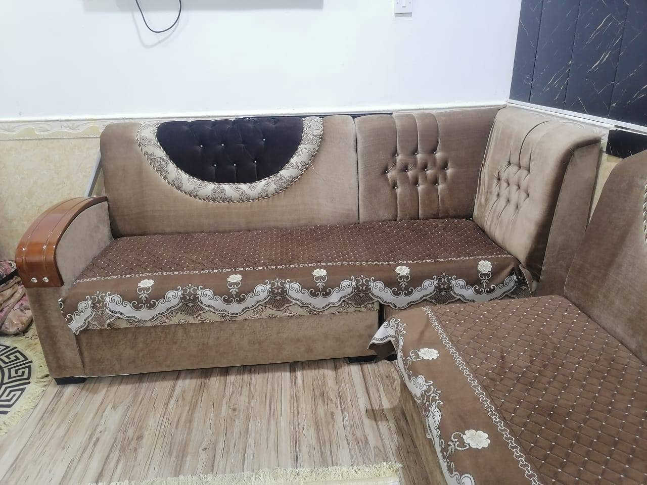 سلام عليكم  قنفات للبيع نضاف    10 قطع  السعر 600 وبيهن  مجال 
رفوفو  محل وباب محل للبيع سعر 75 بيهن مجال 
اعلام 《 مكلف بنشر 》 *********** مراسله واتساب فقط
