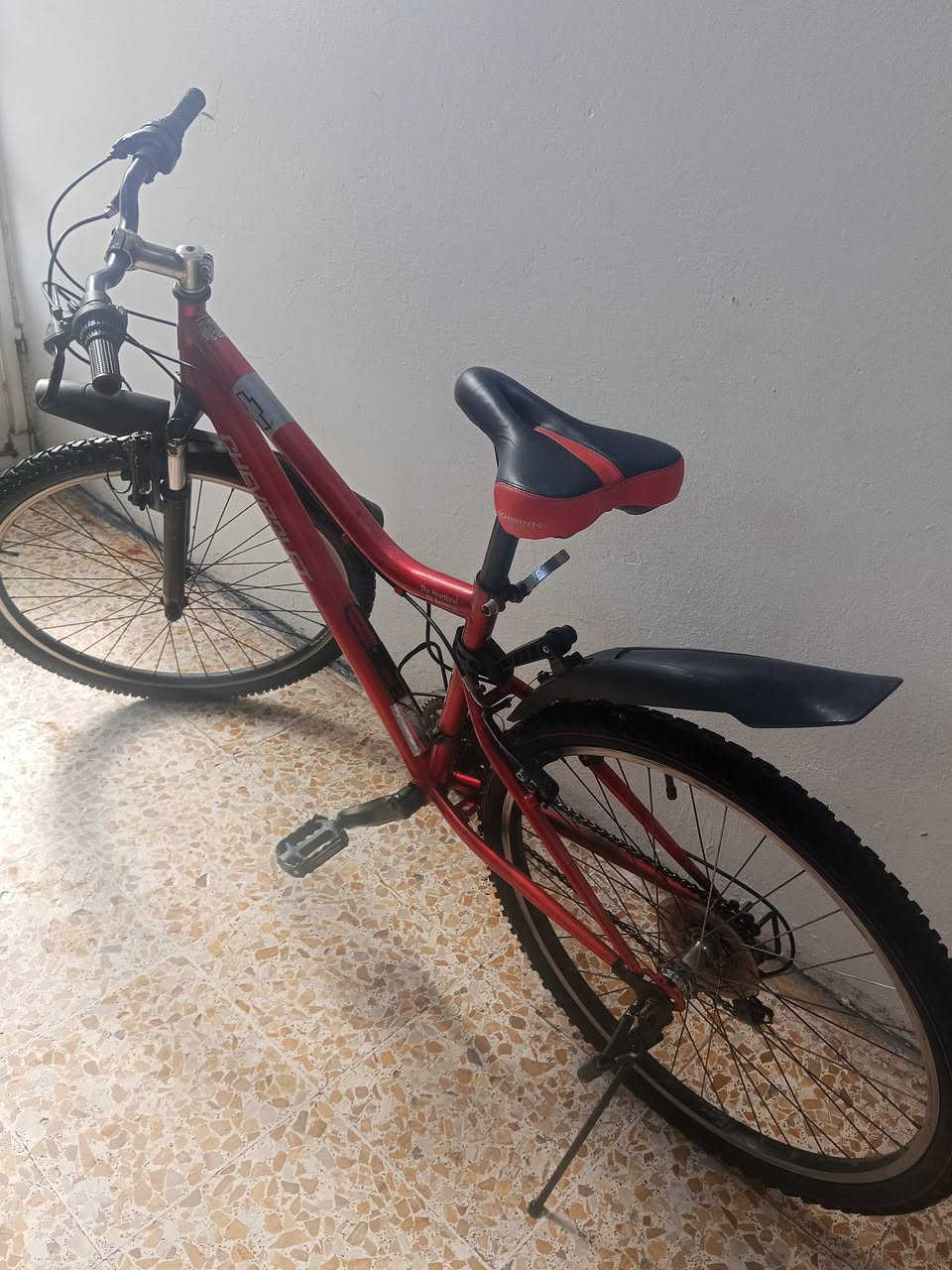 باسيكل شوفرليت للبيع طخم تايرات جديد ابريكات جديده باسيكل جاهز السعر 100وبي مجال العنوان حي السماح
رقمي ***********
