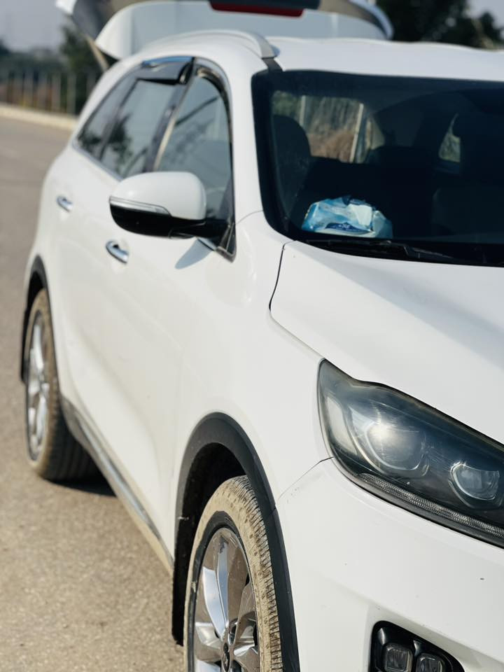 السلام عليكم سورنتو 2020 خليجي 6 سلندر  ماشيه 135  رقم قادسيه بااسمي. مكان السياره الديوانيه  
رقم التلفون 
***********
