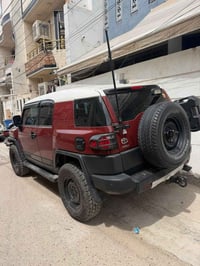 Fj موديل 2008 خليجي السيارة بدون صبغ ماشية ٣٨٠ الف كيلو السيارة فور وي...