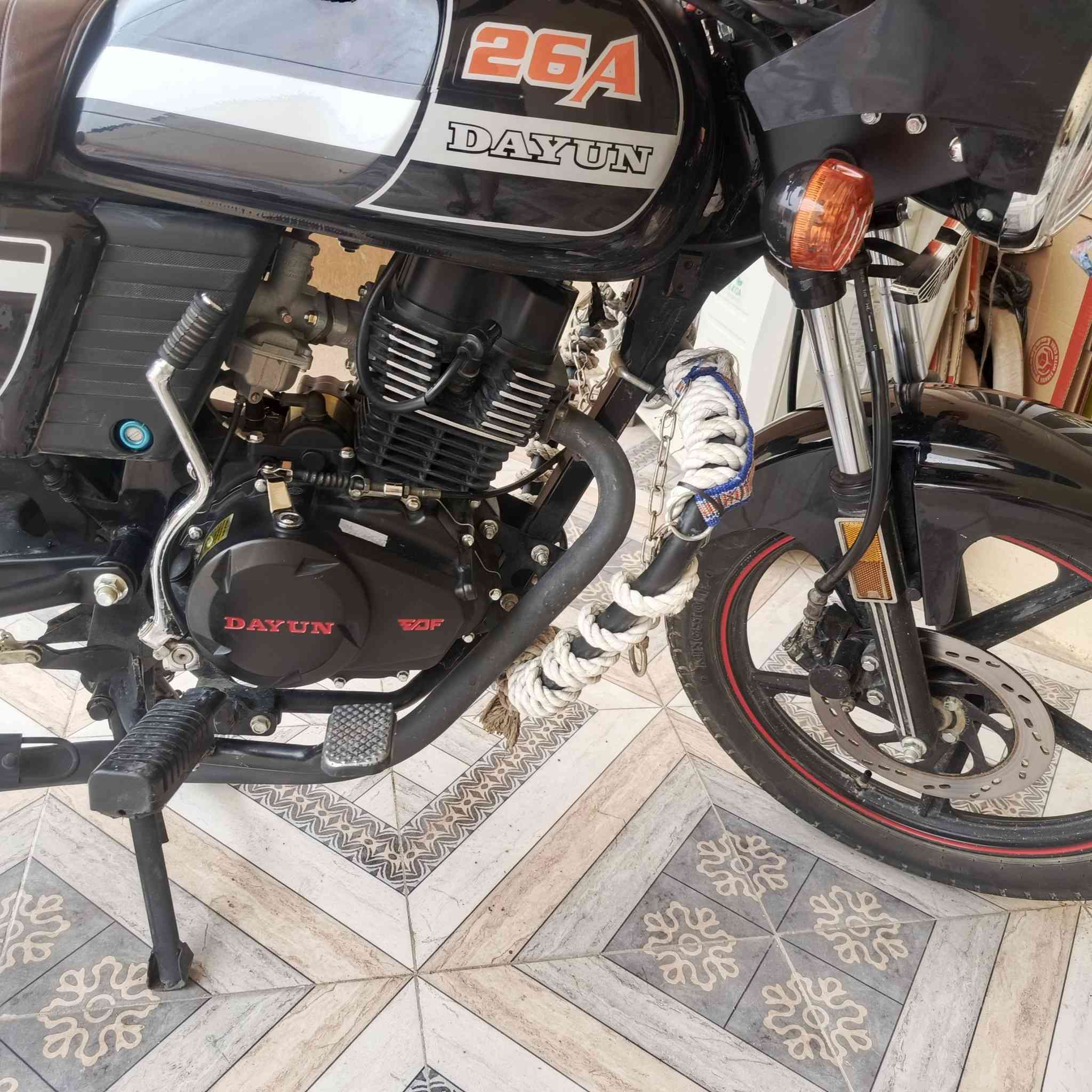 السلام عليكم من رخصت الادمن
دراجه دايوان موديل 2025 صار شهرين من ماخذها 

لون اسود عبده 

اوراق سكنر ويه المكاتبه 4اوراق يعني

دراجه جديده جديده جديده 2025=2025

اوراق سحب سكنر 

مجمبزه جمباز على أيدي فووول ترتيب 

اخوان المو شراي لا يتعبني الي بس يحب يعامل كذلك لا يتعبني 

اريد شراي يجي يشوفها يقتنع بيها ويشوف خيرها 

السعر من يفحص يدلل

العنوان واسط العزيزيه حي ال150
***********
