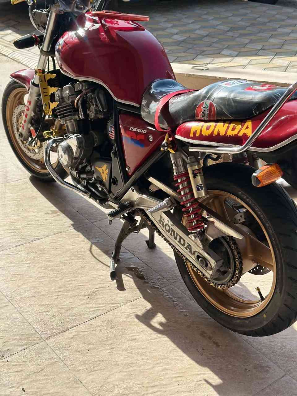 کەکە سەرەتا بەناوی خوا
ئەم cb400نازدارەمان بۆهێناون مۆدێل1998 ماتۆڕەکە مەکینەی کەپسە بەشەرتی هەبو شتێ تابڵێی پاکو نازدار ماوەتەوە 250 مەسرەفی نیە سعرەکەشی 15مەعامەلەیە موشتەریت چاتکە‌‌🖤ئادمین گیان وەریگرە


**إذا كنت صاحب هذا الإعلان وتريد حذفه لأي سبب، رجاءا أرسل رسالة إلى الدعم الفني**
