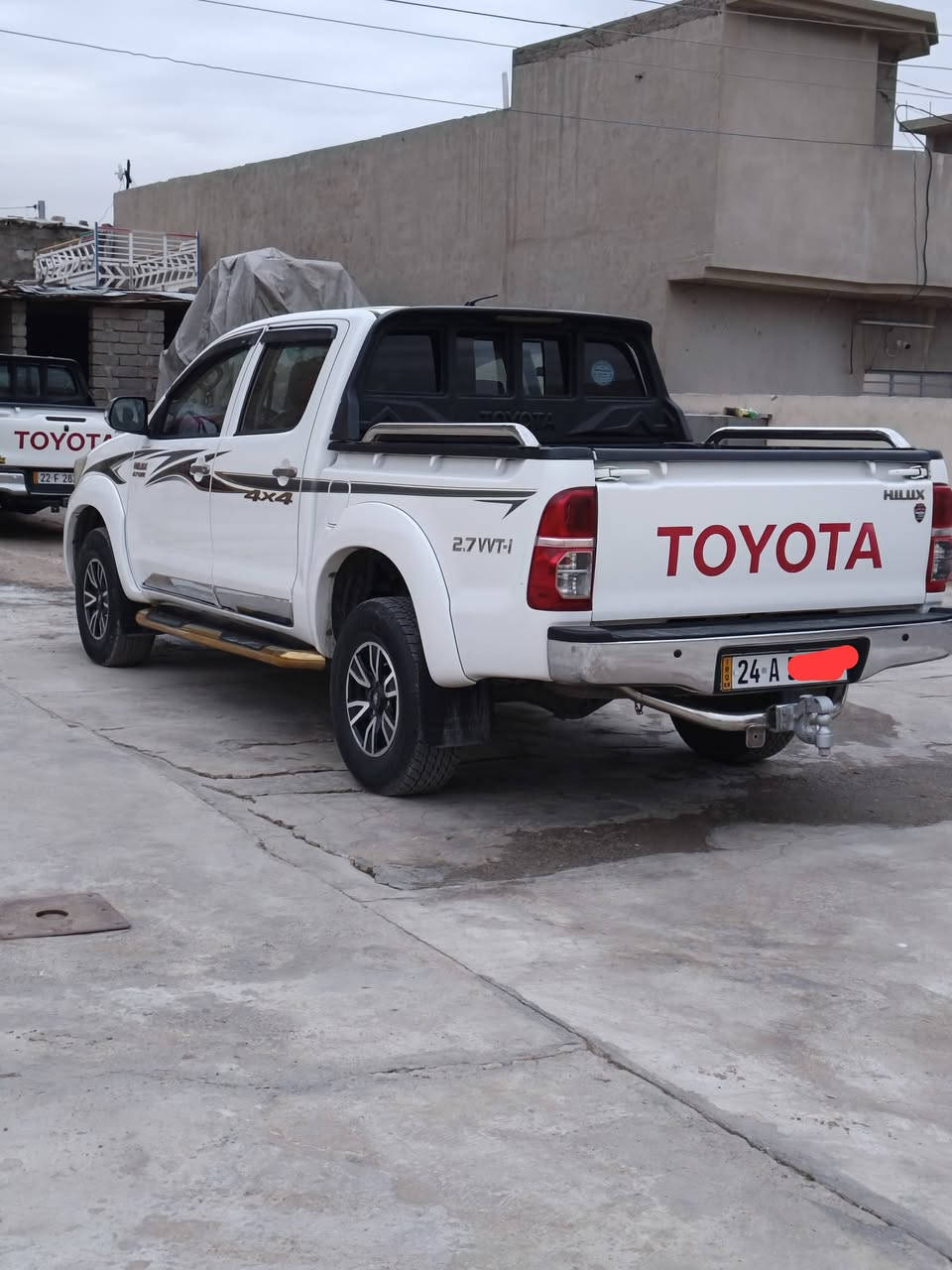 السلام عليكم بيكم هايلوكس للبيع محرك ما مفتوح ماشي 225الف مكفول من الصبغ والبارد  سنوية وهزة جديدة رقم دهوك للستفسار الاتصال على الرقم ***********
