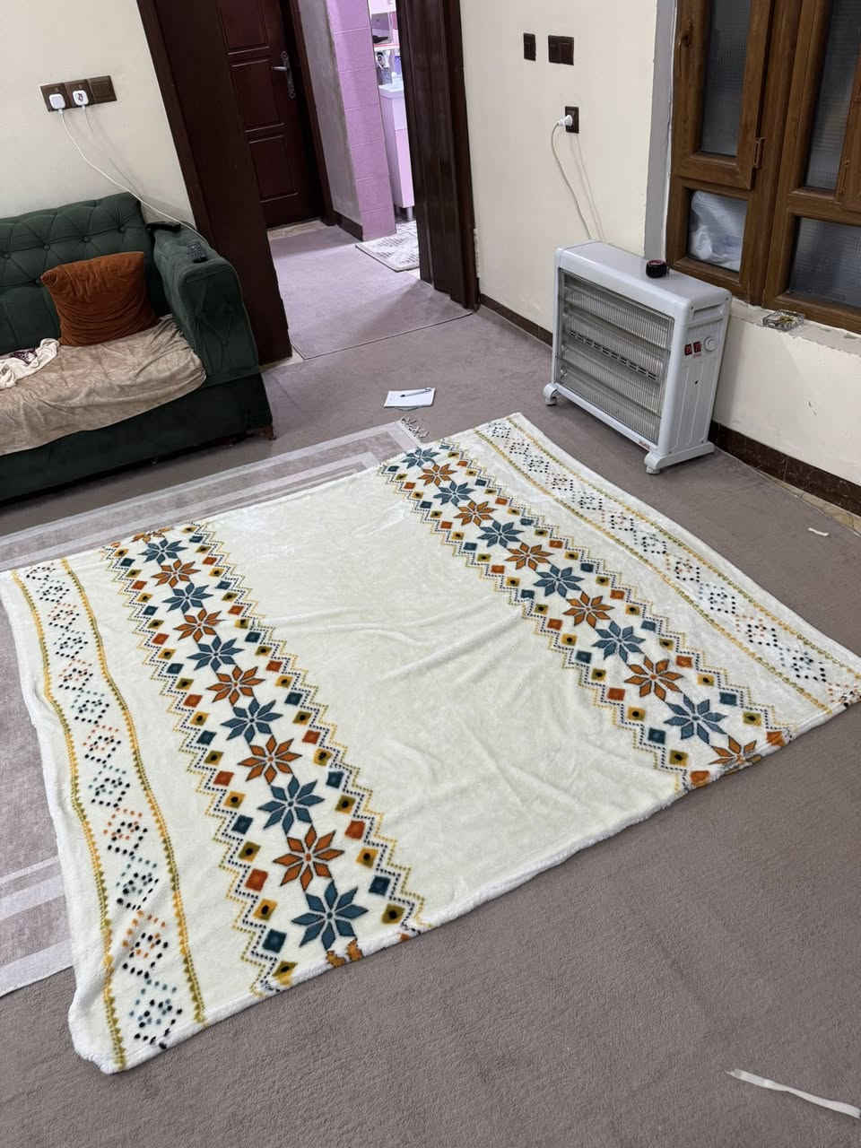 هم بطانية ويصير غلاف مال سرير عدد ٣ طول ٣٣٥\عرض٢١٠ ثاني واحد طول ٢٦٥ / عرض ٢١٠ اخر واحد طول١٨٠ عرض ٢١٠ مع توصيل ٢٠ الف قفل مالته


**إذا كنت صاحب هذا الإعلان وتريد حذفه لأي سبب، رجاءا أرسل رسالة إلى الدعم الفني**