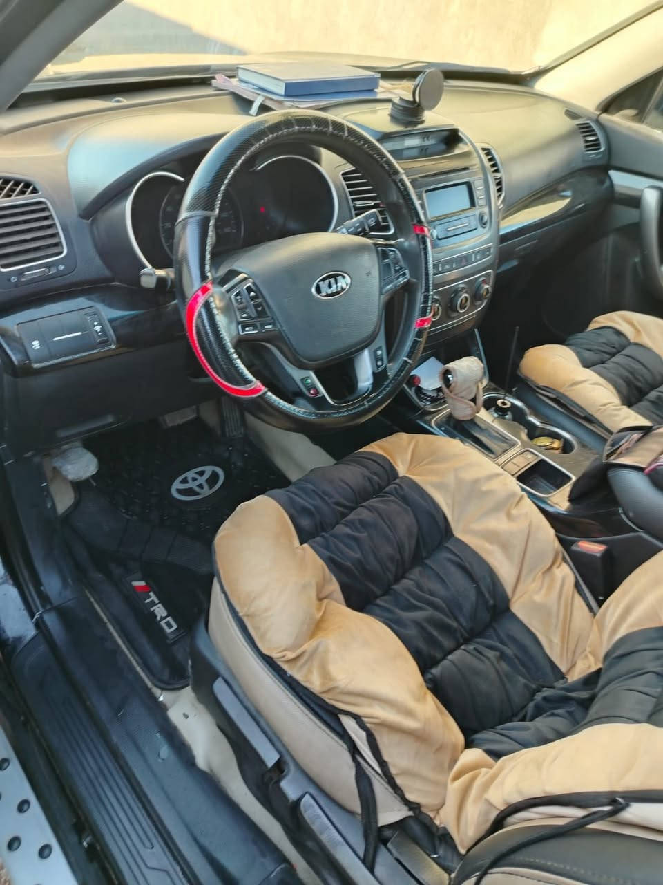 السلام عليكم سورنتو للبيع رقم بغداد موديل 2015  محرك 6 سلندر مواصفات عاديه وارد أمريكي صبغ 3 قطع اثر شخوط السعر 165 ومجال بسيط العنوان بغداد المشاهده أي استفسار اتصل عالرقم 
***********
