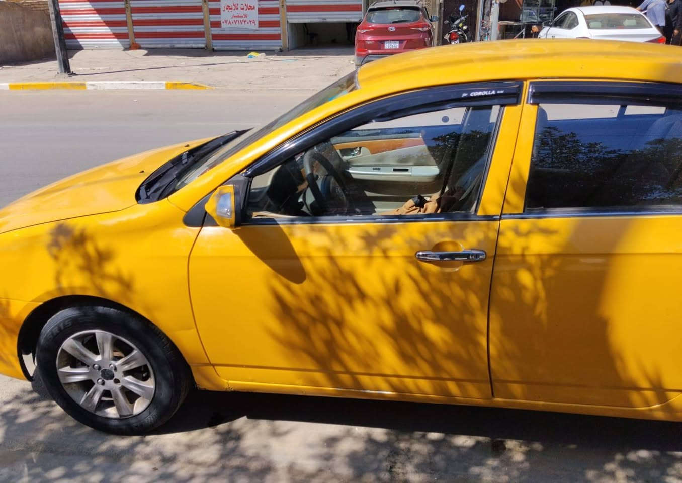 ليفان مديل 2011 للبيع او امراوس سياره كير مكينه مكفوله سياره بسمي ارقام انكليزي امصفره السياره بيه جنطه صبغ ونص جاملغ اليمنه الباقي كله مكفول *********** سعر 33 وبيه مجال بسيط
