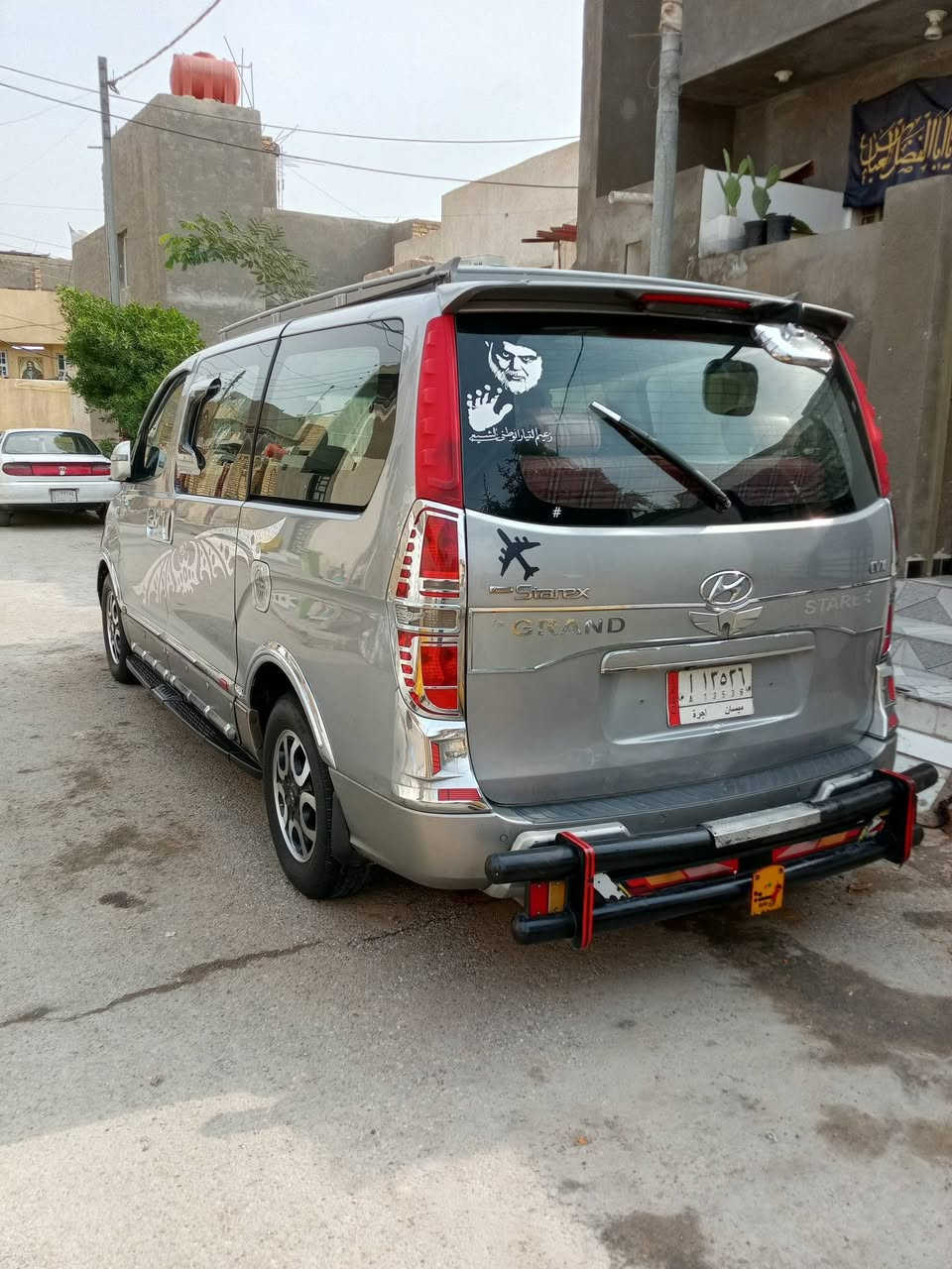 السلام عليكم أحبتي 
ستاركس موديل 2014   مسكر بلاد
تخم تاير 100%100
 حداديه جديده 100%100
تبريدها ثلج 🥶🥶
منفوضه نفض 100%100 جاهزه ع الاخر
محرك   فوك مجول وجوه سبعه  
كير عادي فقسه 6 نمر 
دوشمة ارضيه وتنته 
 سياره ماعايزه برغي ترايك للبصره 
سياره مكفوله من صبغ 
بيها فقط بارد بجاملغ لخلفي بسيط شخط
رقمها ميسان بأسمي شخصيا 
سنويه لغاية 2030 مصار شهر بدلت ارقام انكليزي 
مشروع وطني خط وبحث مصفرات
خطها كوت -نجف
مكان السياره واسط مركز مدينة للاستفسار الاتصال ع الارقام

***********
***********
