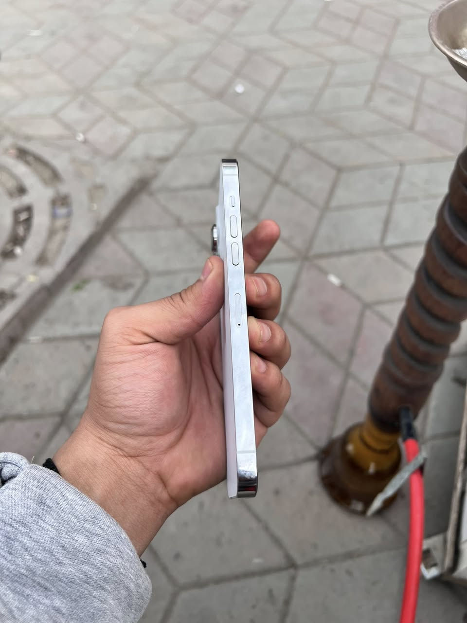 ايفون 14 برو ماكس دبل 256
بطارية 87 النضافه 100/100
زلغ واحد ما بي واتر ما مفتوح 
بدون ملحقات مكاني بغداد 
السعر 850 الف الهاتف ***********
