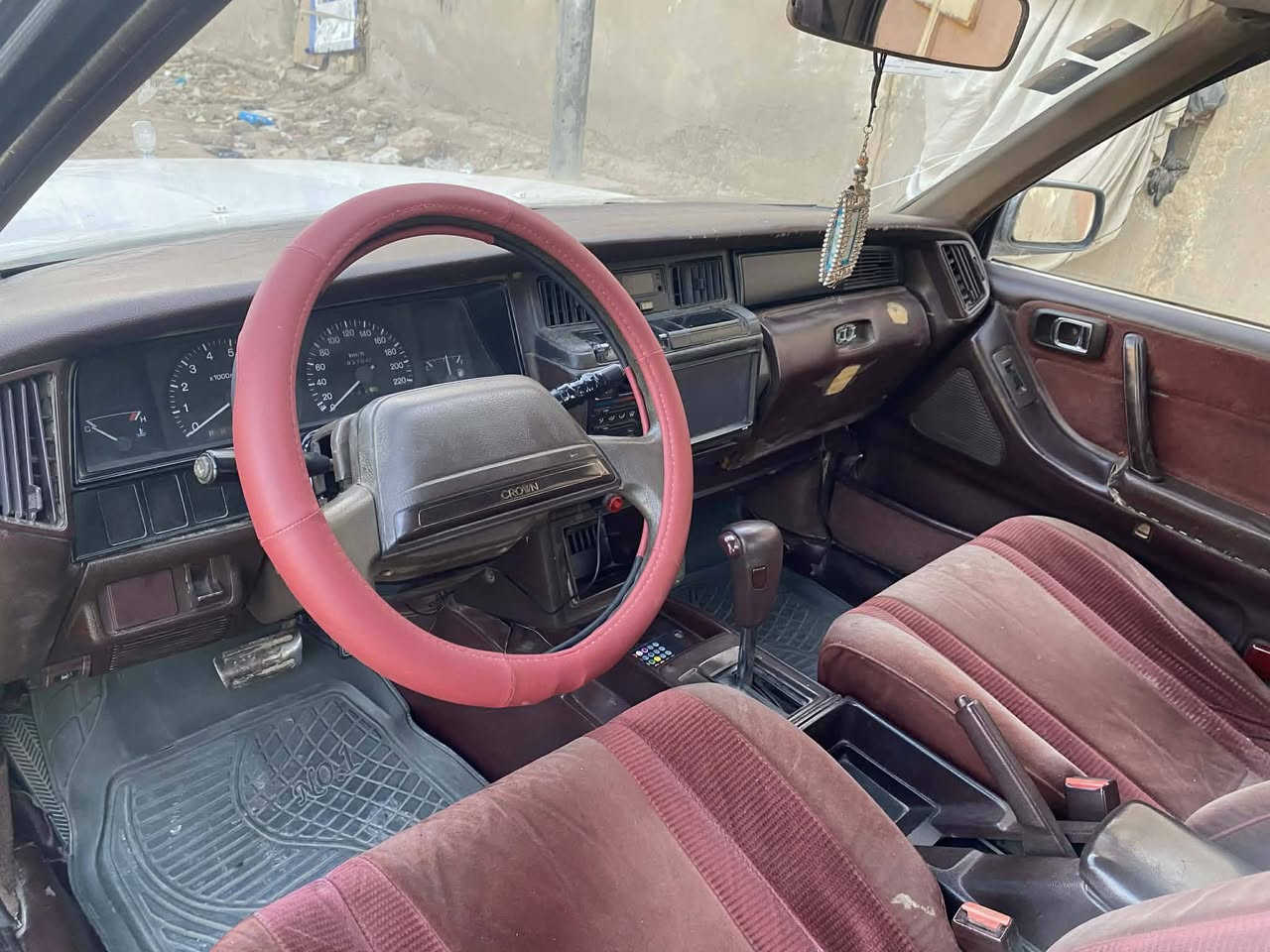 سوبر هارتوب على بلاد موديل 1990 أيسر ابلاد رقم بغداد دولي هزة جديده سنوية جديد اراقم جديدة محرك VVT جديد كير جديد تبريد شغال ثلج تخم تاير جديد السيارة بيه تراي يخبل البصرة السعر 45 ورقه وبيه مجال رقم ***********
مكان السياره ب الديوانية المركز
