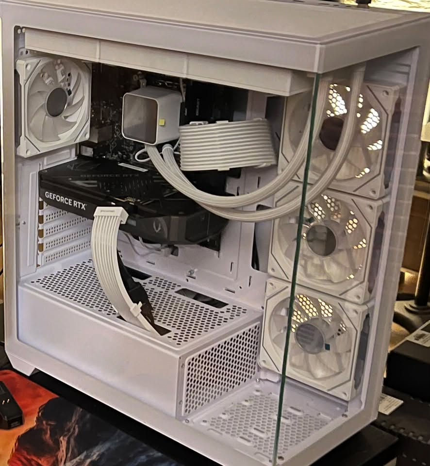 سلام عليكم pc تجيمعه كيمنك للبيع المواصفات :
Core i5 14600k

Rtx 5070 zotacgaming

Ram 16GB 6000

Psu 750watt 

Motherboard colorful battle axe b760 ddr5

مبرد مائي 360mm 

كل الملحقات والكراتين موجوده

مع ماوس attack shark x2pro

وكيبورد redragon 

و ups 1500 

هدية
للعلم كل الكراتين موجوده مال الغراض

السعر مليون و ٩٠٠

للتواصل على هذا الرقم بي واتساب ***********
