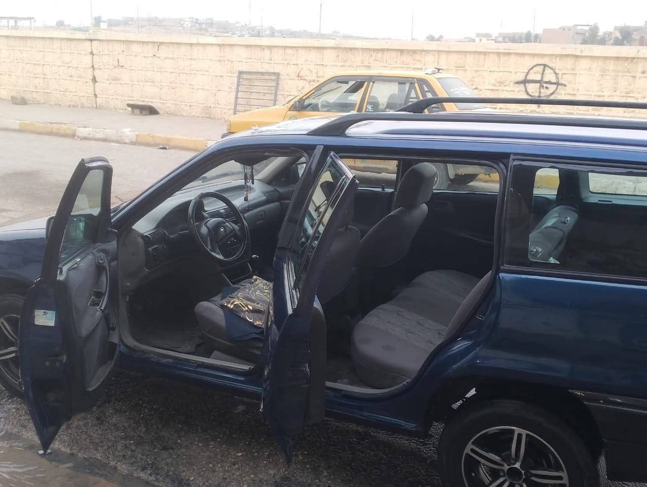 بسم الله
اوبل استرا موديل 93
  استيشن كير محرك كصه جديد 
رقم بغداد بسمي 
هزا جديده شرط التحويل
تواير جديد ويل كب
رقم صاحبه ***********
