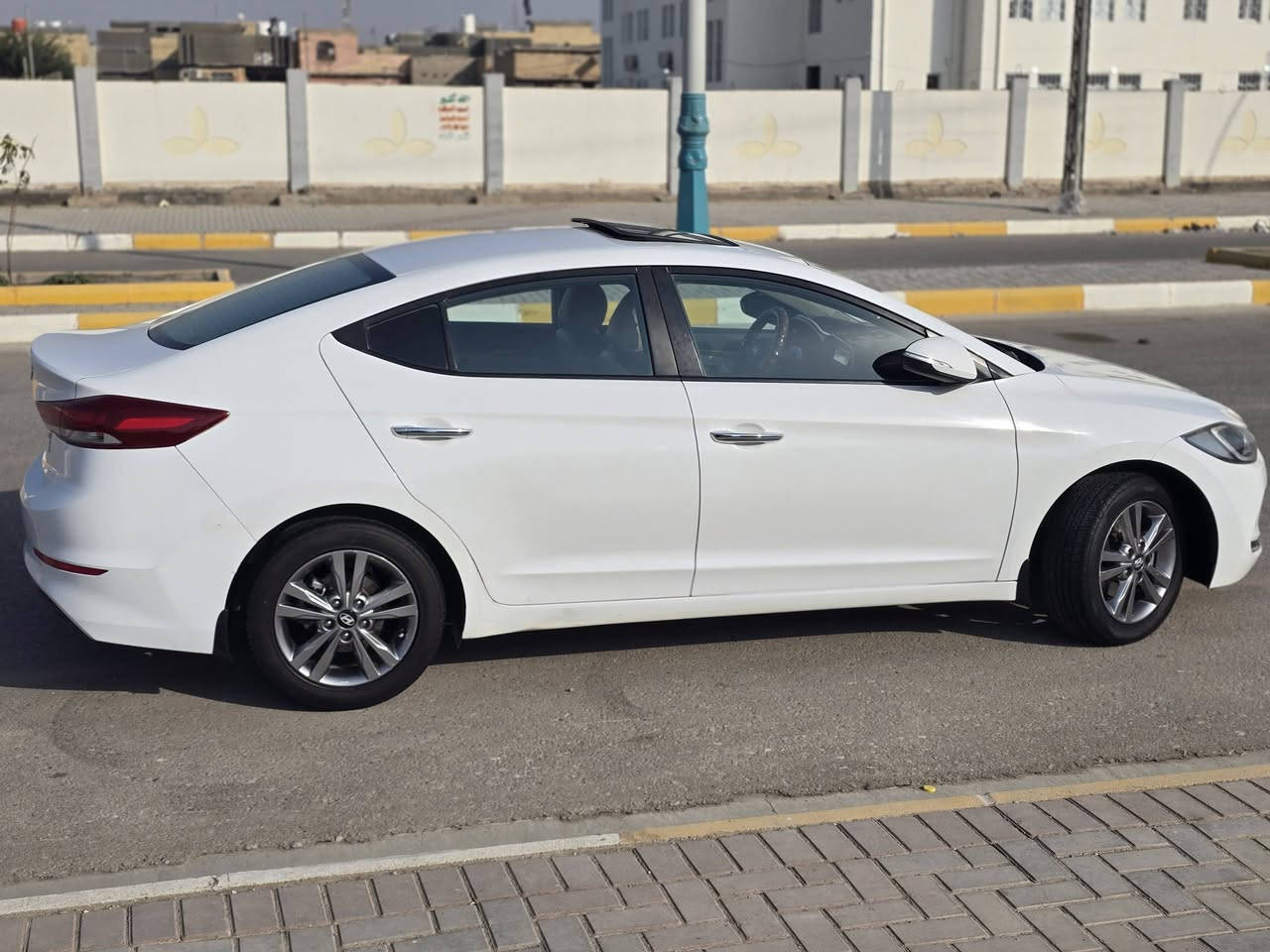 سلام عليكم مراوس فقط 
اب النترا ١٩ او ٢٠ او سيراتو 

النترا ١٨ خليجي كفاله بسمي فووول 
مكاني سماوه ***********
