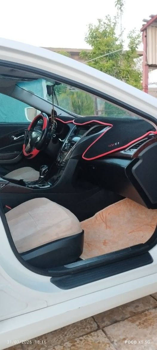 ​للبيع: هيونداي أزيرا 2012 (وارد خليجي)
المواصفات:
​المحرك: 4 سلندر (2400).
​الوارد: خليجي.
​الإضافات:
​السقف: فتحة بانوراما.
​التشغيل: بصمة (تشغيل + أبواب).
​الكشنات: تحكم كهرباء + تدفئة.
​الستيرن: تحكم كهرباء بالوضعية + أزرار تحكم (صوت + اتصال بلوتوث).
​الحساسات: رادارات (حساسات) أمامية وخلفية أصلية.
​الشاشة: شاشة معلومات وتحكم بالصوت (الشاشة الصغيرة الأصلية).
​ديالى - خانقين - ناحية السعدية
رقم الهاتف: ***********
