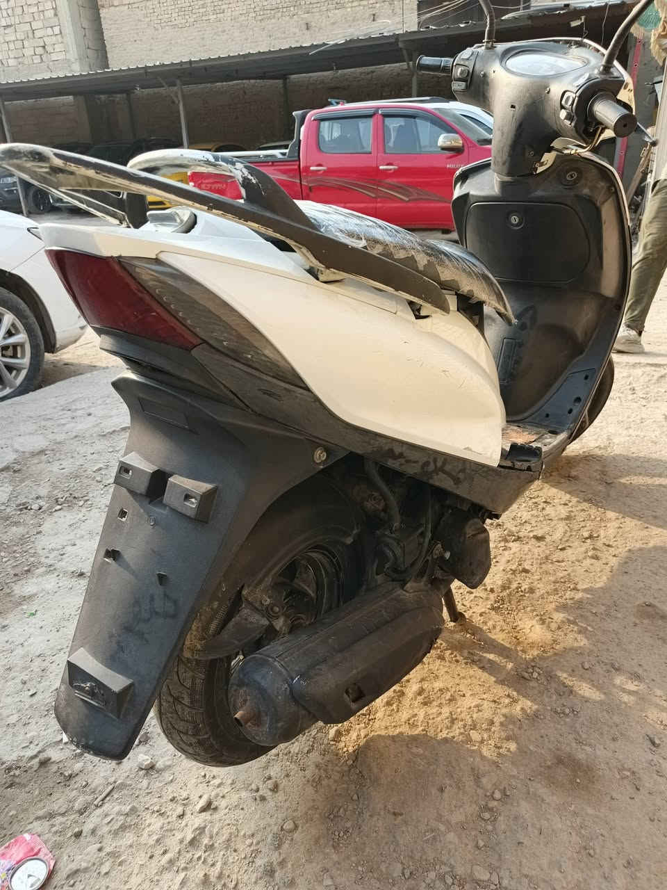 سلام عليكم
دراجه للبيع ماكس 140   
نظيفه كلش مكينه نظيفه كير كهربائيات كلها شمال تايرات جديد  بريك خلفي أمامي  لايت زنون 
عنواني الناصريه الحبوبي 
رقم التليفون ***********
