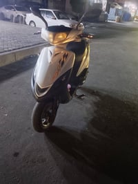 ماكس 140Km يباني  محرك ناعم اخرس بحالة الرمبة  اوراق منفيس كاملة  شلعة...