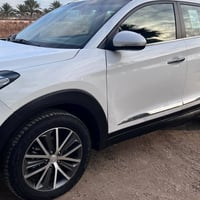 توسان موديل 16 خليجيه  بسمي محرك 2000 دوش اخوان السياره مكفوله بيهه بس...