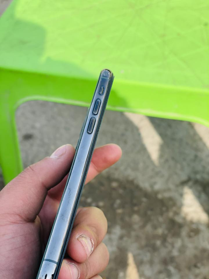 السلام عليكم اخوان آيفون ١١ برو فقط مو برو ماكس ذاكره ٢٥٦ بطاريه جانت 71 وبدلتها ١٠٠ اصليه امانت الله ورسوله وشاشه هم مبدله اصليه وكاله على الفحص جهاز بالقران الكريم نضافه فوووول مكفول من الشخط فقط شاشه وبطاريه مبدلات فيس إيدي واكف مكاني بغداد الزعفرانيه قفل ١٩٠ *********** ملاحضه اخوان الجهاز الدكمه التعلي وتنصي واكفات فلاته تتبدل ب١٥ ألف فقط الجهاز نضيف وما يتفوت الله شاهد
