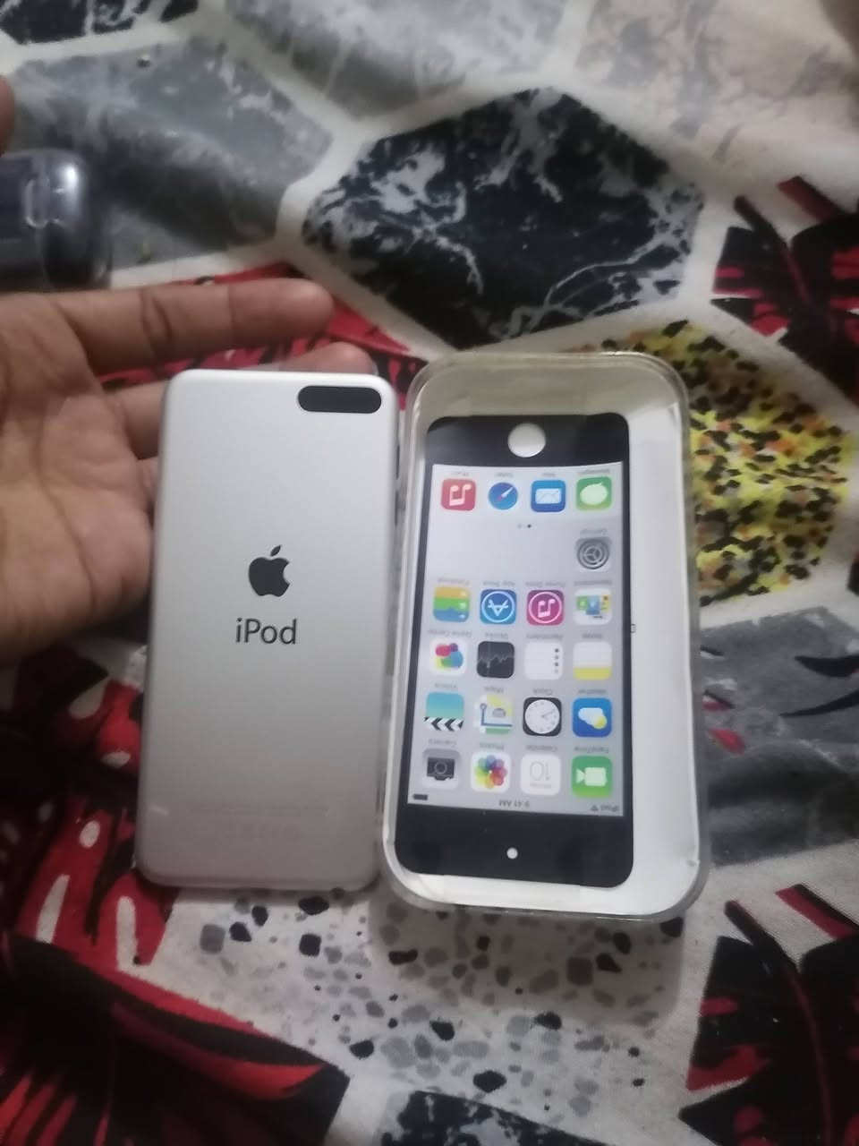 جهاز اي 30اس ذكرته128  بصمه بل شاشهه نضيف مامفتوح جهاز يخبل  كله شغال  ايفون جديد اصلي   كروتته ويا  ثنيهن سعرهن150 شراي نتصل وتساب***********
