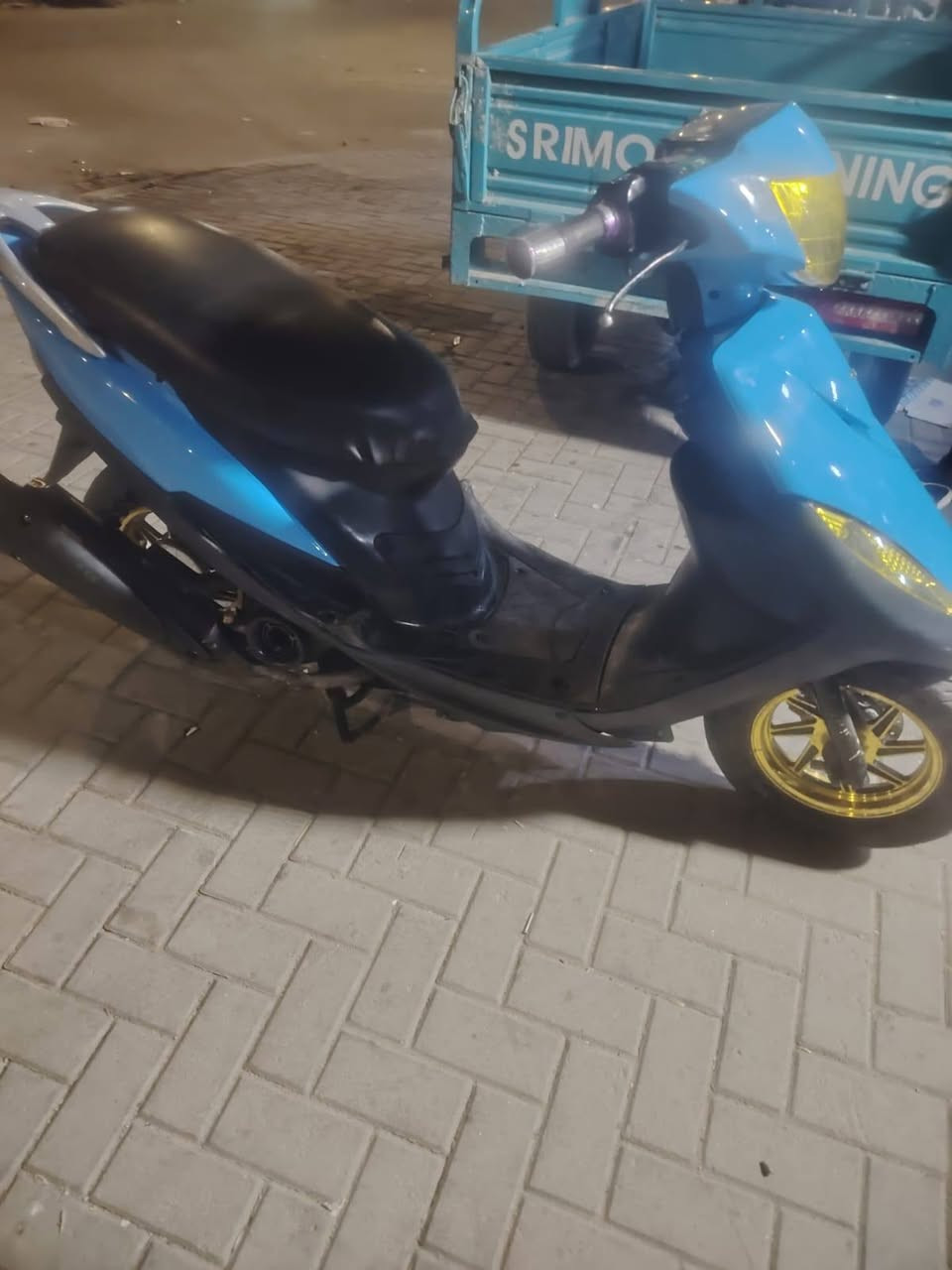 درجة حلوه او نضيفه دراجه مفتوحه مكانه حيانيه 
***********
