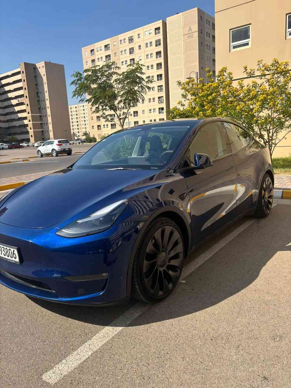 السلام عليكم
Tesla Y performance 2023
التسارع من ٠ لل ١٠٠ ب ٣.٥ ثانية صاروخ. تمشي بالشحنة الواحدة ٤٥٠ كيلو متر.
السيارة ماشية ٤٣ الف كيلومتر.
 السيارة بحالة ممتازة بدون اي نقص. اون لاين من بدون ايرباك بيها صبغ صندوق خلفي مع البنيد و صور الحادث مرفقة مع الصور.
السعر ٢٤,٠٠٠$.
للاستفسار ***********
المكان بغداد بسماية.
