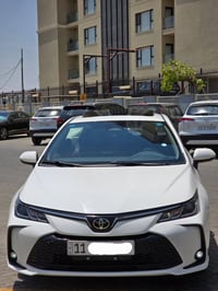 تويوتا كورلا هايبرد 2025 فول مواصفات فتحة كشنات جلد بصمة  السيارة جديد...