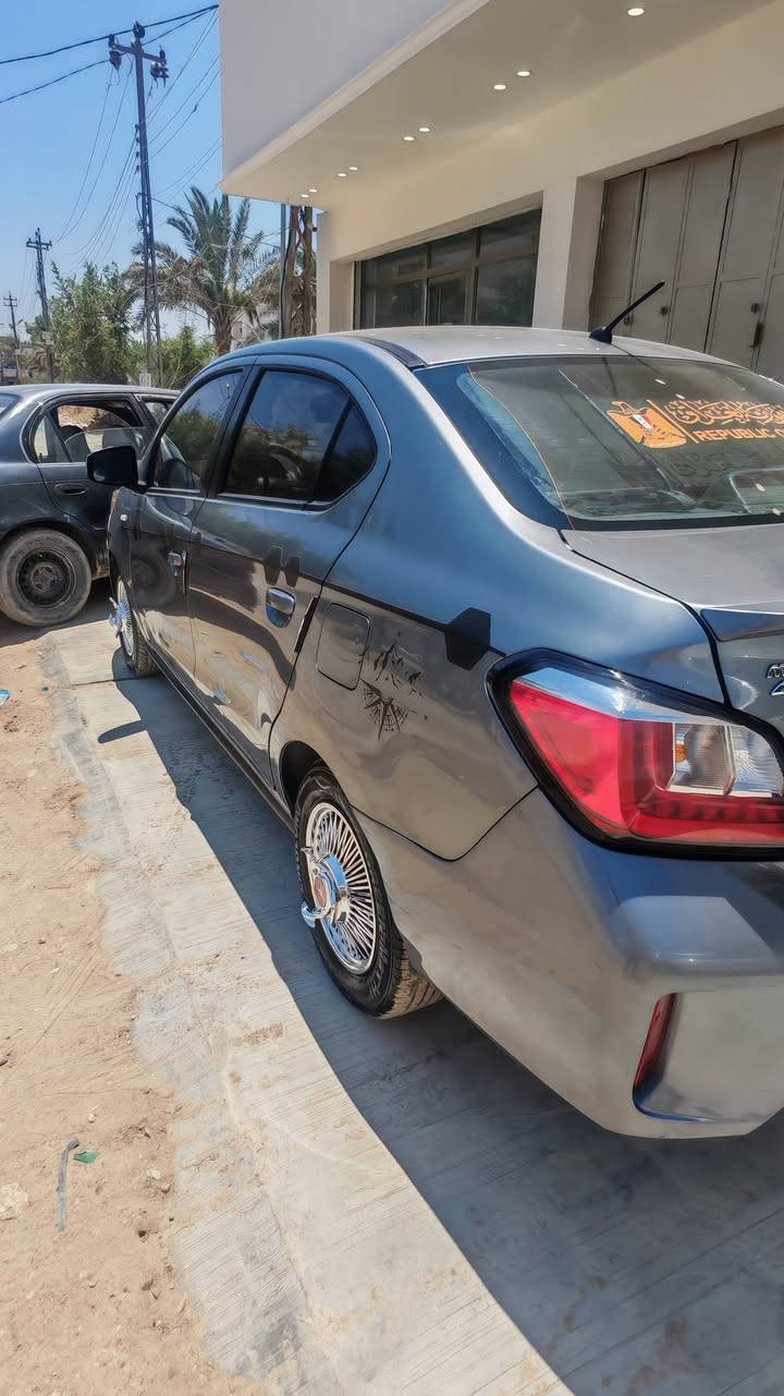 السلام عليكم

للبيع ميتسوبيشي ميراج موديل 2022 G4
رقم بغداد بإسمي
لد حاجب سكن واشارة ولايت زنون بلادي ، رادار، بدون بصمة، مانع انزلاق ،شاشة ، كاميرا ، داتش كام صورة وصوت، تحكم ستيرن ، مثبت سرعة، تخم تاير جديد، صدر جديد، مشط جديد.حادثها جامغ ايمن فقط ، والسيارة كامله مابيها اي نقص وباقي تفاصيلها معروفة. 
مكان السيارة #سامراء 
السعر 88 وبيها مجال للوجوه الطيبة 
للاستفسار الاتصال على الرقم ***********.
