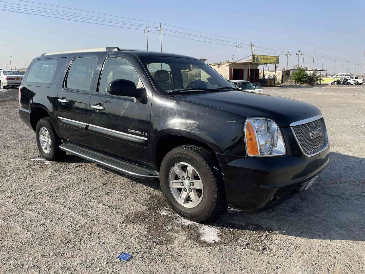 السلام عليكم البيع يوكن دنلي طويله  سوده 2007 محرك كير اكسن  جدد تبريد ثلج حداديه جديده محرك 6200 دواخل جلد اسياره ادوات ادوات مكفوله من الضربه والكص والفتح والسرقه والانتربول سعره 80 ورقه مكاني بصره رقمي ***********
