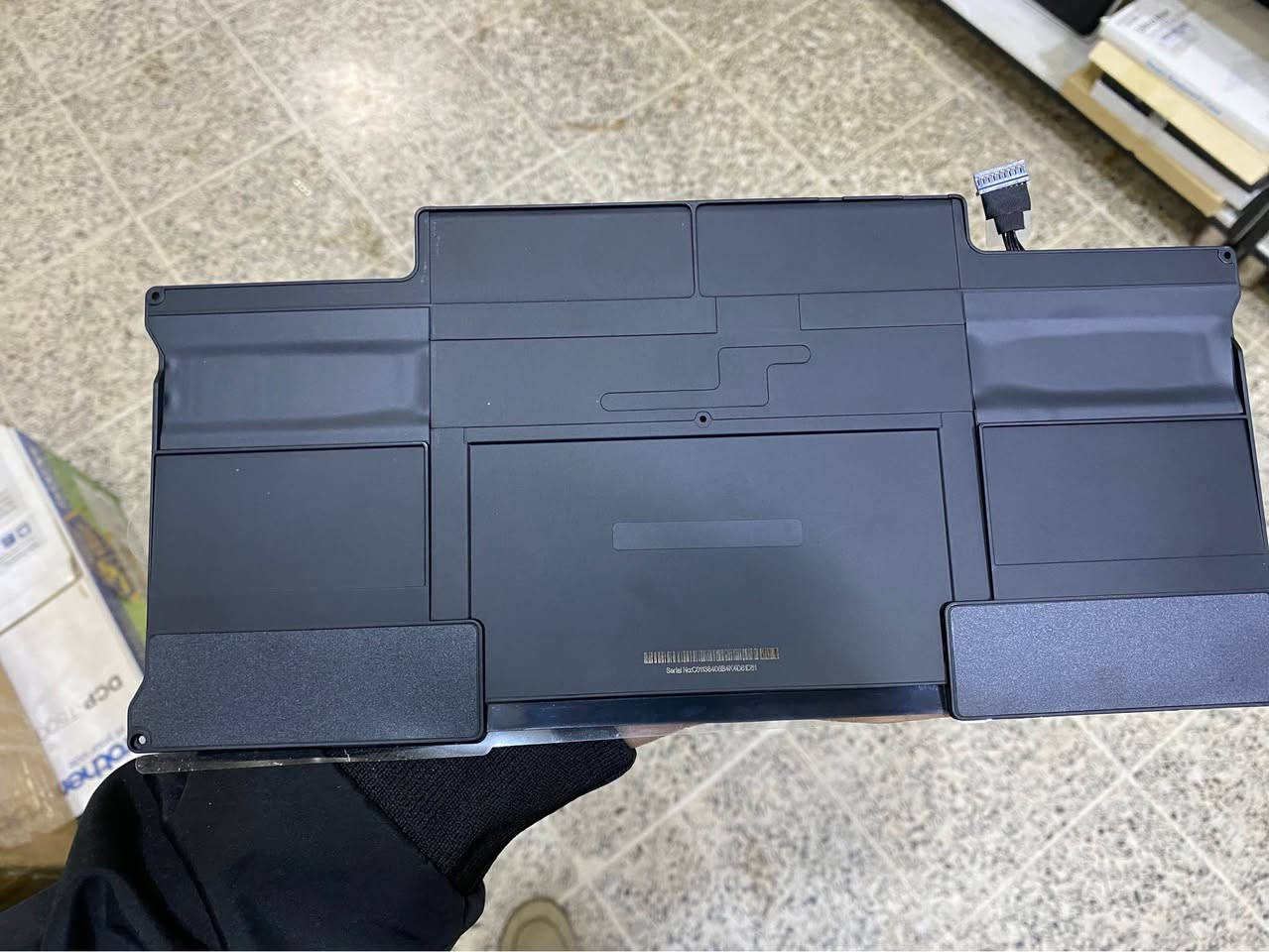 پاترییەکی لاپتۆپی ماکبووک ئێر (MacBook Air) بۆ فرۆشتن.
• مۆدێل: A1496
• جۆر: NinjaBatt (یەکێک لە باشترین براندە جێگرەوەکانی ئەپڵ)
• حاڵەت: زۆر نوێیە و هەرگیز بەکارنەهاتووە (ناو کارتۆن).
• بۆ چ مۆدێلێک دەبێت؟ بۆ MacBook Air 13-inch مۆدێلەکانی ساڵی (2013, 2014, 2015, 2017).
• توانا: 7.6V - 7200mAh بشدار, السليمانية


**إذا كنت صاحب هذا الإعلان وتريد حذفه لأي سبب، رجاءا أرسل رسالة إلى الدعم الفني**