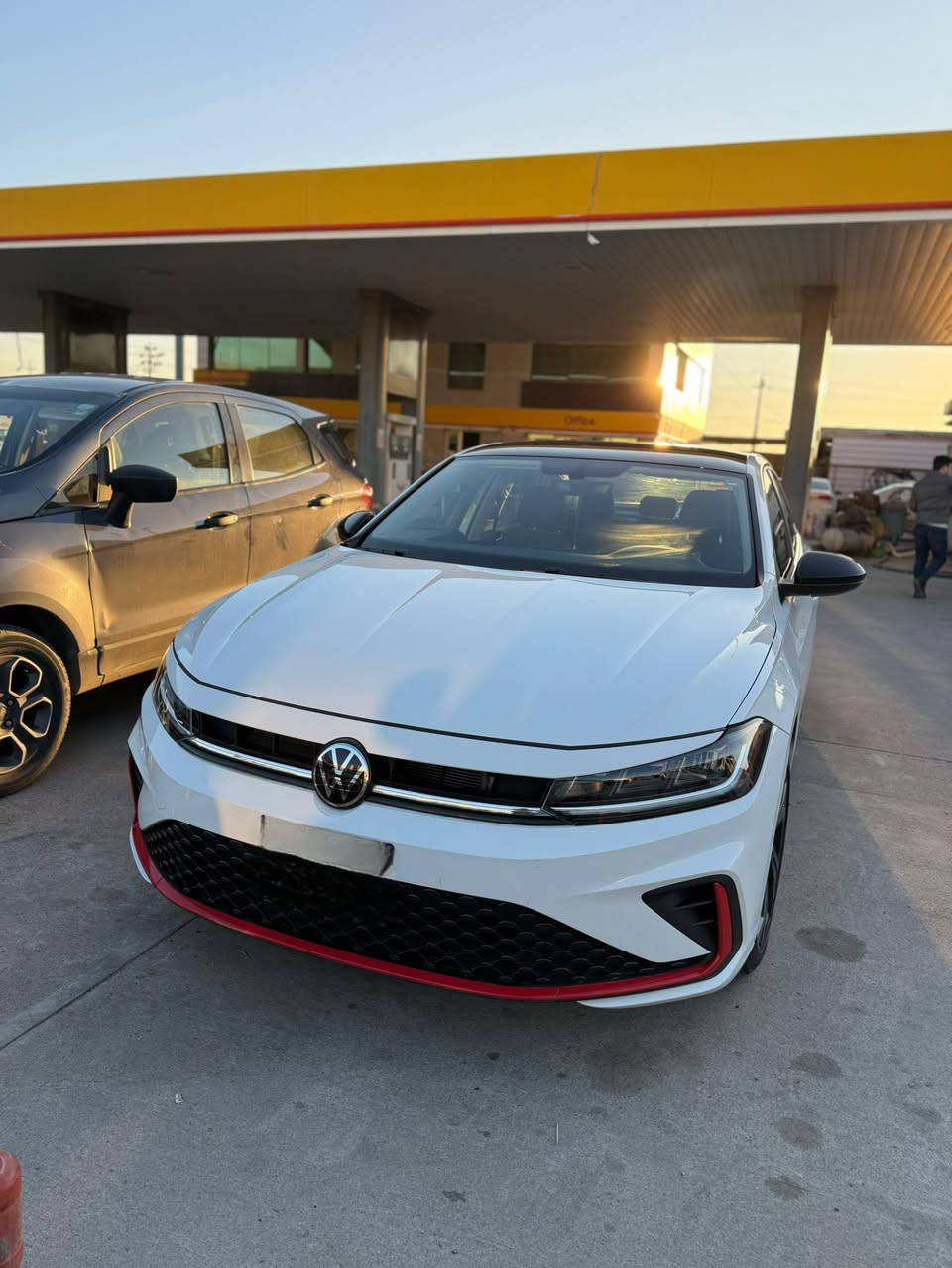 JETTA 2025 TRENDLINE
جیتا ٢٠٢٥ ترێندڵاین بۆ فرۆشتن تەنها کەمەک لایتی پشتەوەی لای سەکن کەمەک هەیە باقی دی هەمووی بەشەرت پێش و پشت کەپس ڕادێتەر بیلادی هەمووی بە شەرت 
کوشین هیتەر 
سوکان هیتەر
گێچ ئەلکترۆنی
شاشە گەورە 
بۆ زانیاری زیاتر دەتوانن پەیوەندی بکەن 

0751 140 4900
