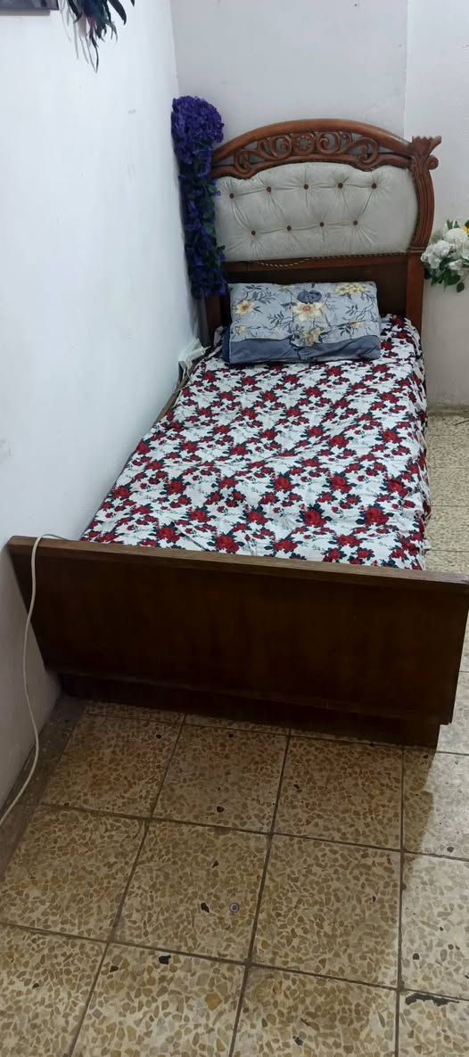 سلام عليكم جربايه ام نفر نضيفه 
بغداد المشتل قرب اسواق فدوه سعر75وبيه مجال شراي خاص او تصل ***********بي وتساب
