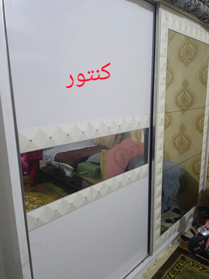 السلام عليكم
 غرفة نوم تركي ثقيل ..للبيع 
السعر 400
*********** صاحبها
