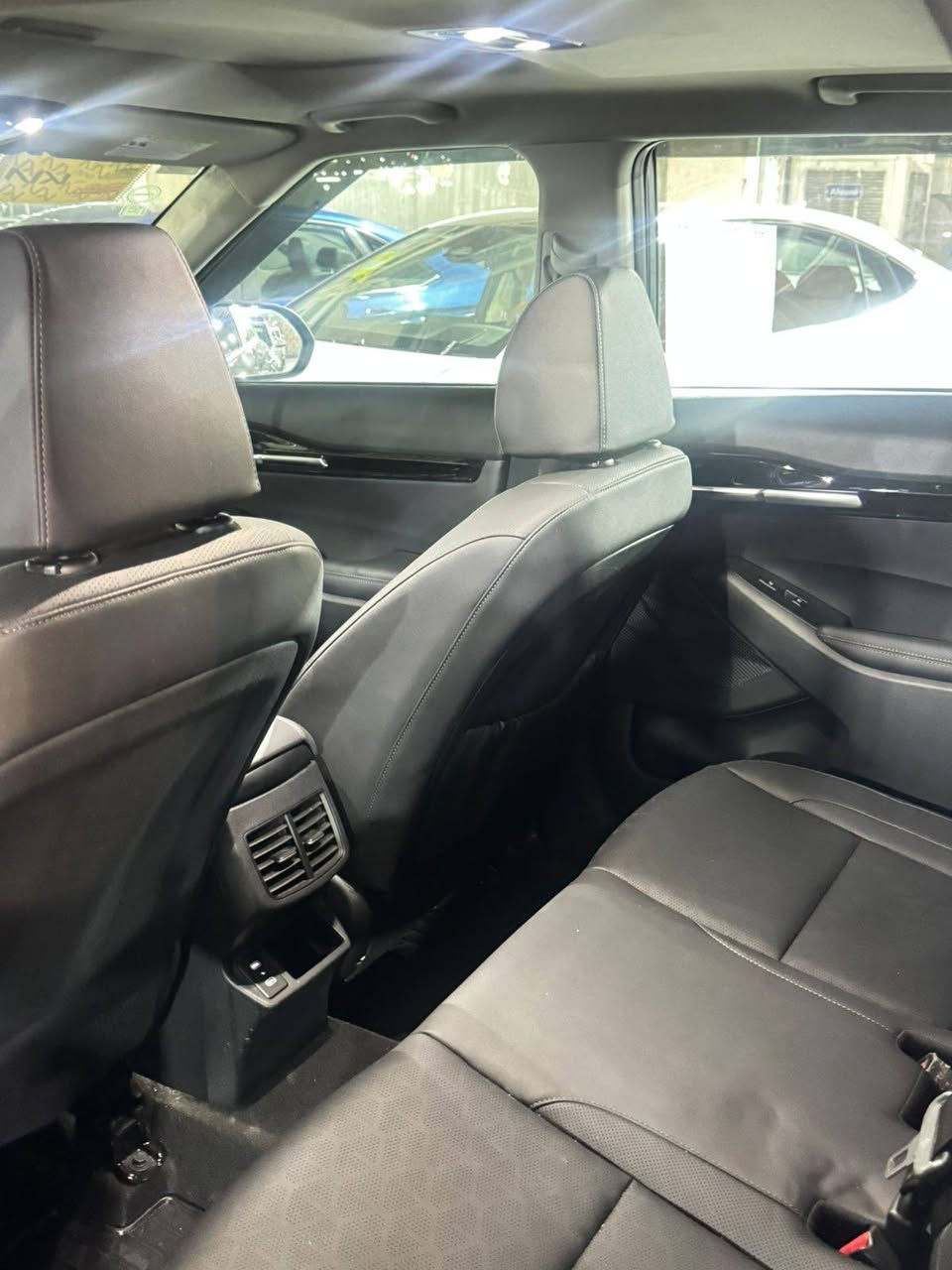 السلام عليكم سلتوز موديل ٢٤ وارد امريكي جاملغ شبر بارد ودعامية بدلة نفس لون بدون صبغ سيارة ماشية ١٧ الف مرقم بغداد بسمي فول مواصفات 4X يعني واحد على واحد داخل جلد فتحة سقف ويلكاب شاشة كبيرة بصمة كشنات حار بار كهرباء قطعتين تبريدجنطة كهرباء يعني فول سعر ١٨٥ وبيها مجال عنوان بغداد رقم *********** ابو علي
