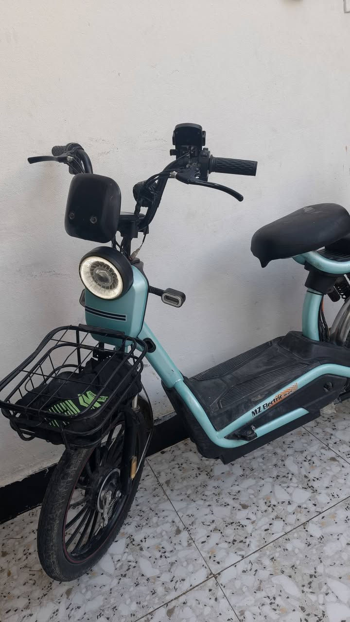 دراجه mz
5 بطاريات
سعر 450 الف 
***********
