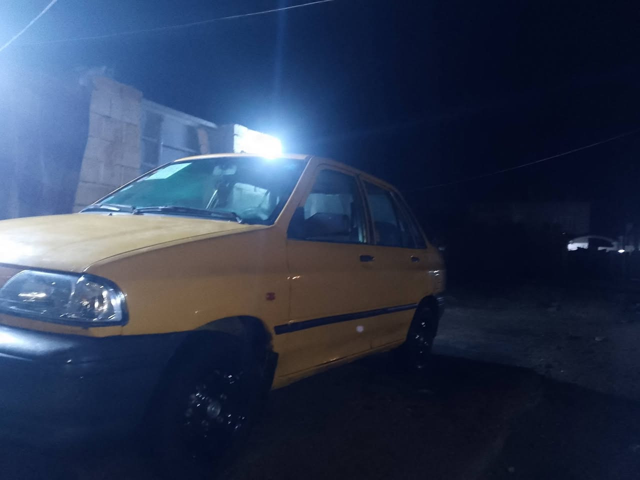 السلام عليگم/ سايبا للبيع موديل 2015  سياره ع وضع شرگه فقط بيها خياسيات قليله ولسه مامسويهن  رقم بغداد انكليزي تحويل مباشر سياره جاهزه من گلشي تبريد وتدفئه دامه كامله غرفه تخبل سياره احلى من صور تعال اقتنع  وكلب سياره وبيك خير ودلل
ملاحظه / للاتصال عل رقم او مراسلة الواتساب /***********

مكان سياره ديوانيه / السعر 38 وبيها مجال
