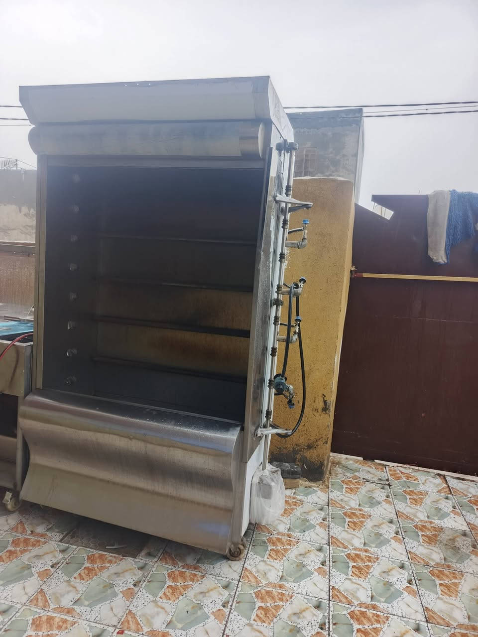 اغراض مطعم للبيع بسعر مناسب مستعجل للاستفسار الاتصال على الرقم*********** يوجد واتساب
