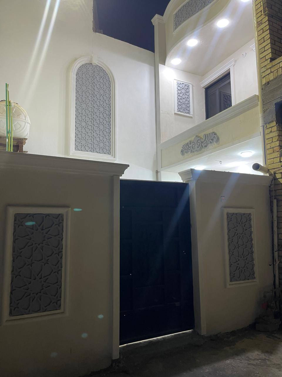 🏠 بيت للبيع
استثمار أو سكن 
📍 مقابل القدس (باب الحارة)
قريب على الشارع الرئيسي 
➡️ أول فرع على اليمين
📐 المساحة: 80 م
🏢 طابقين
🛏 3 غرف نوم
🛋 صالة
🚿 صحيات بالطابق الأول والثاني
➕ طرمة + صحيات خارجية
✅ البيت كامل وما ناقصه شيء
🛣 عرض الفرع 8 م
📄 سند 25
💰 السعر: 68 وبيه مجال
📞 التواصل مع صاحب البيت مباشرة
*********** (موجود واتساب)
            ℹ️ مكلف بالنشر فقط
