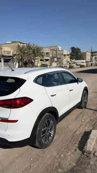 السلام عليكم 
توسان 2020 خليجي 

مواصفاتها:
السياره فول ماعدا البنراما 
كراسي 2 كهرباء 
شاحن واير ليس 
تحكمات سترين 
جلد وسياره مدوشمه اسود وبيجي جلد الاصلي
لايتات 5 عدسات IED 
اشاره لكزز 
سبيرها مناز السياره بحالت الوكاله ع ايد وحده استخدام شخصي 
المسافه 66 الف كم حقيقي 

السعر: 218 وبيها مجال بسيط 
للاستفسار : *********** حسن ♥️
