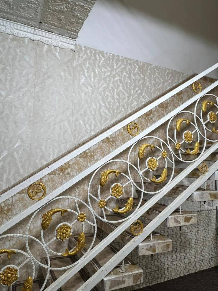 ١٠ امتار للبيع حديد ثقيل
***********
