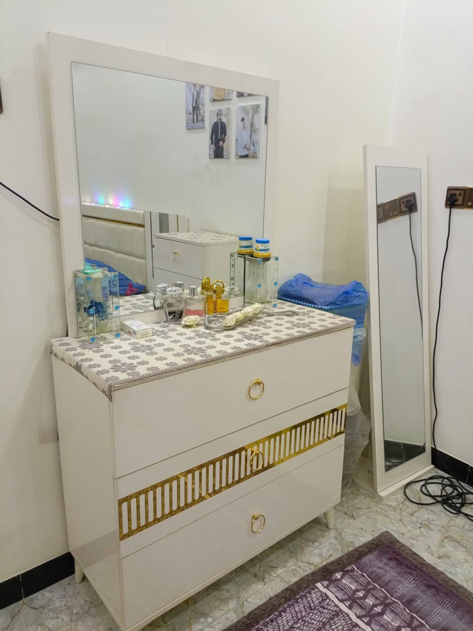 سلام عليكم
غرفه تركي جديده بعده بلزكاته 
مابيه اي ضرر 
عدد القطع 8 
سعره 650 وبيه مجال 
العنوان الفلوجه حي الجولان 
***********
‏‪***********‬‏
