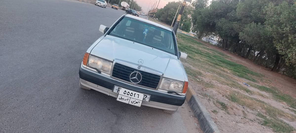 مستعجل علبيع مارسدس 190 دب طيارين جاهزه شرط تحويل او وكاله سياره  محرك  بلادي 4 سلندر  كير اوتو سياره جاهزه من كلشي تخم تاير وحداديه شرط وكهربائيات شغاله وترايك وين ميعجبك السعر42ورقه وبيها مجال سياره مال جناي الشراي يتصل واني بلخدمه ***********
