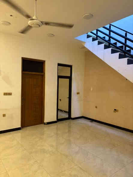 سلام عليكم توفر بيت حديث 3 غرف نوم وصاله ومطبخ وحمام منطقة الدورة حي دجلة مساحة 100 م
للاستفسار الاتصال عالرقم 
***********
