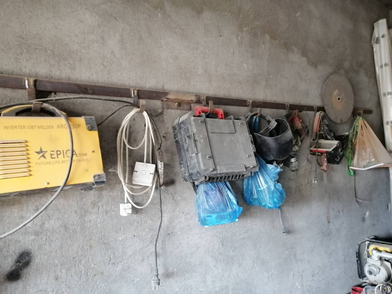 اللهم صلِّ على محمد وآل محمد  غراض سكلات لبيع وعرباين وادرلات وبراميل العنوان الناصريه ناحية اور قرب مركز شرطه مكلف بنشر اتصل ***********
