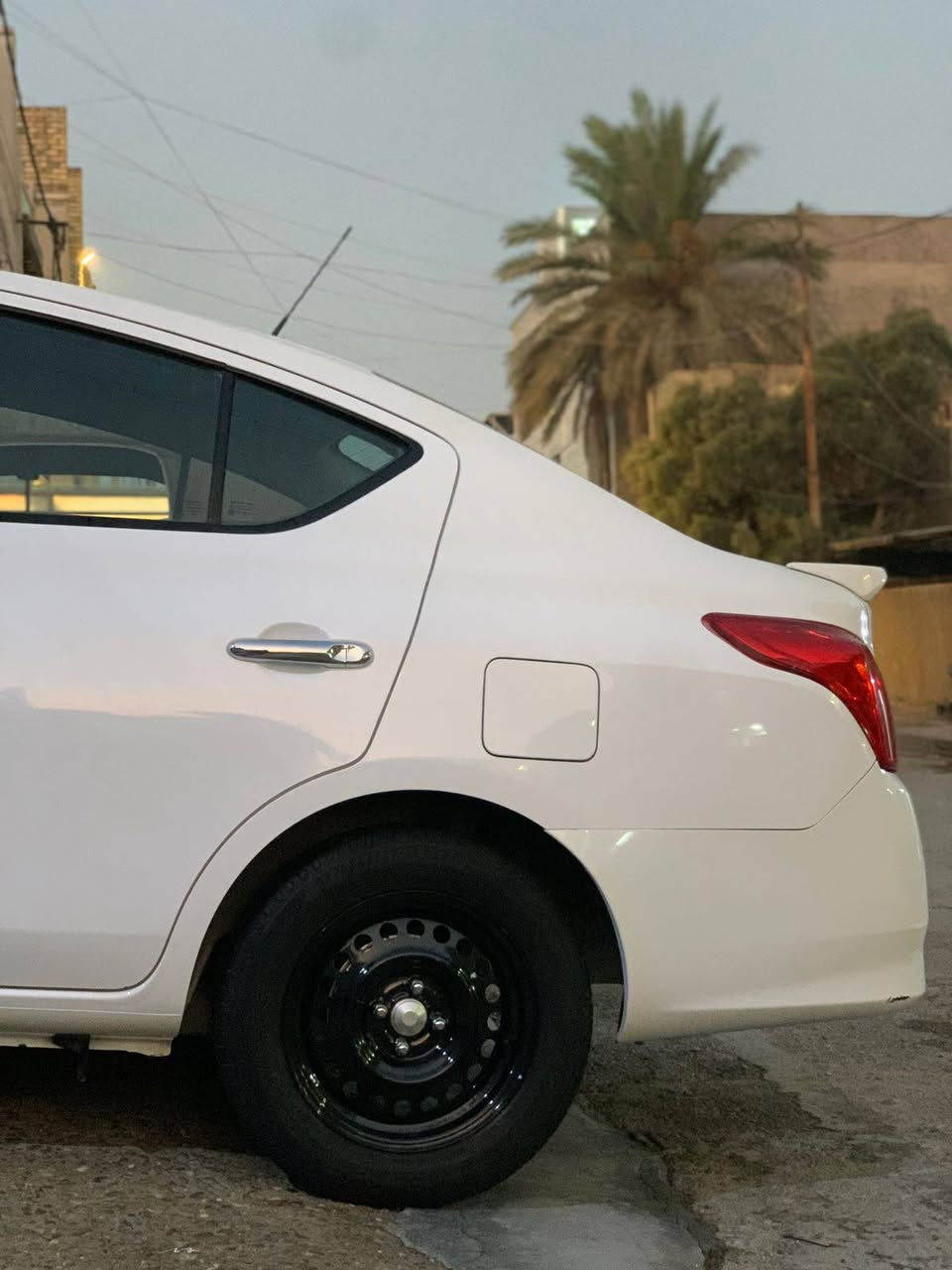 سلام عليكم 
للبيع 💵
سني هندي بليته زركه 🔵
جديده بمعنى الكلمه 😍
سياره وضع الشركه 👍🏻
🩸رقم بغداد انكليزي 
هزه جديده 
سنويه باأسمي تحويل مباشر 
----------------------------------------
# السياره قطره صبغ مابيها مكفوله من الصبغ وين ميعجبك افحص بيها طعجه صغيره مذكوره بارد وبيها شخط بل باب
السونار مرفق ويا الصور
  ⛔.✅
----------------------------------------
موديل 2021

 ماشيه  50 km  عداد حقيقي

السعر  116 بيهه مجال بسيط 

السياره جاهزه صدر كير محرك بلاد ممفتوح   تخم تاير كله جديد ✅ على وضع الشركه
تبديله دهن جديده 
سويجات عدد 2 🔑
شاشه كامره حساسات خلفيه بلاد
☎️الاستفسار 
***********
*********** وات ساب 
-----------------------------------
📍بغداد الدوره حي اسيا 
الميعجبه السعر كلشي موجود 
بلسوك الله يوفق الجميع 
تحياتي ....     
حياكم الله 🤍                                                     🎗️🥇
