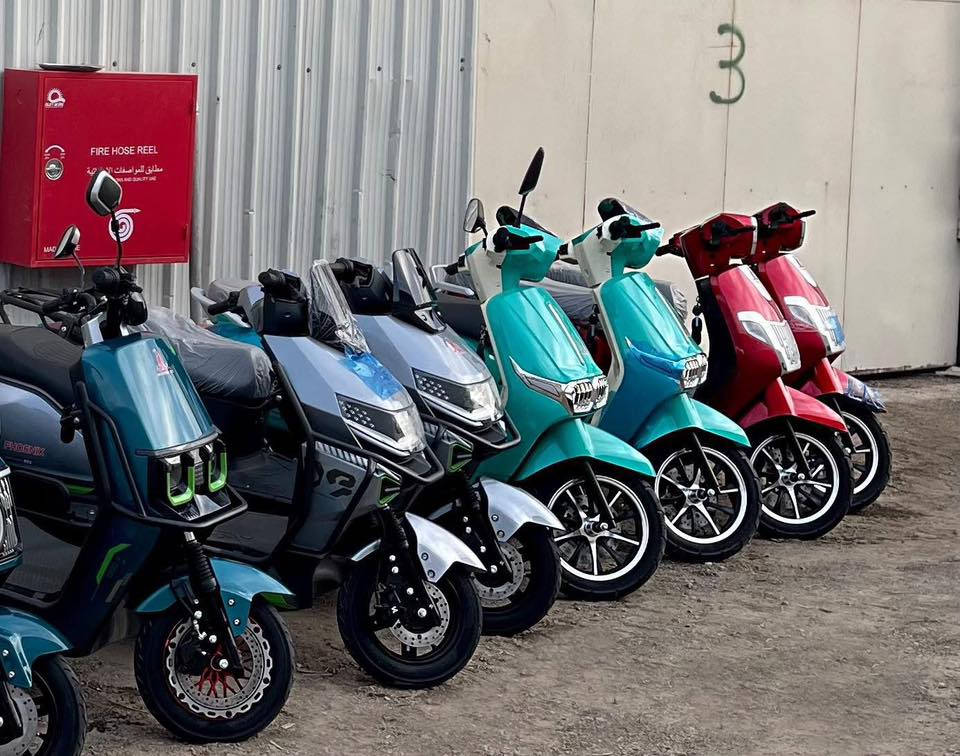 دراجات كهربائية للبيع بالجملة و المفرد
تتوفر دراجات كهربائية ذات جودة عالية للبيع بالجملة و المفرد من المستورد مباشر  اكثر من 14 موديل احجام مختلفة 

مواصفات الدراجة :

مجهزة بالكامل

السرعة القصوى : 70 كم / ساعة

المحرك : 2000 واط

وحدة التحكم : 45 أمبير

البطارية : 72 فولت 32 أمبير/ ساعة مسطرة

الإطارات : أمامية وخلفية 10-3.0

الفرامل : فرامل قرصية أمامية وخلفية

العجلة : عجلة فولاذية أمامية

مع منفذ يو اس بي

واقي للقضبان الأمامي

وضع القيادة العكسية

إنذار ضد السرقة

جهاز تحكم عن بعد

قفل للمقبض, مع زجاج أمامي

المكان بغداد مخازن الظلال 
للاستفسار  ***********
