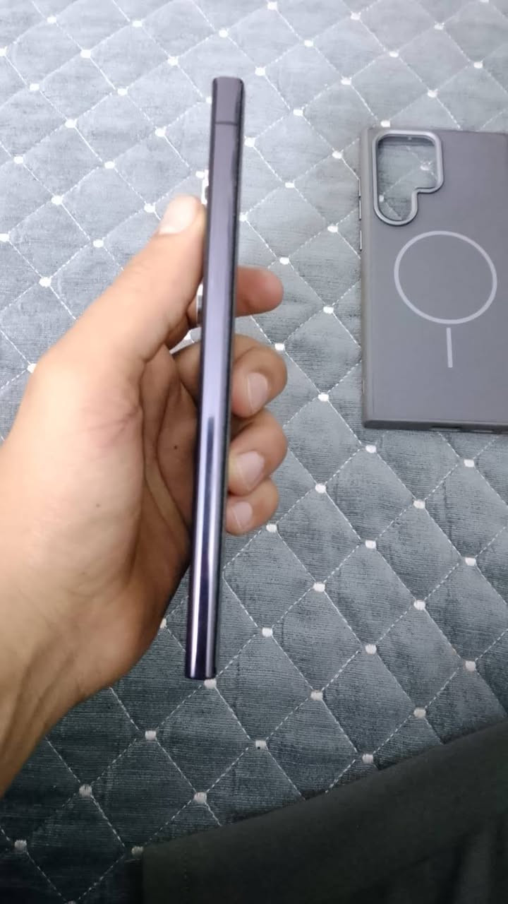 السلام عليكم شباب سامسونك اس ٢٣ الترا النسخة اليابانيه لون اسود ذاكرة ٥١٢ عشوائية ١٢ الجهاز كامل وكفول من الشخط وكارتونته ويا موجودة للتوضيح عن النسخه اليابانيه تجي اختلافها عن النسخه العالمية فقط بالايموجيات تكدر تنزل تطبيق zfont وتحولها الى ايموجيات سامسونك او ايفون .. السعر ٧٥٠ وبيي مجال قليل للشراي العنوان بغداد
هاتف ***********
