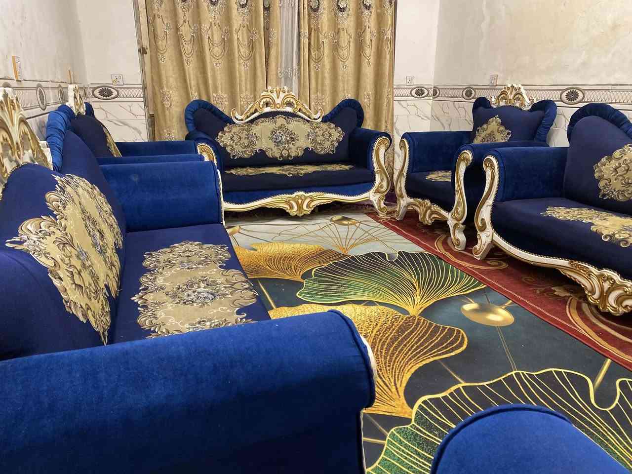 تخم ملكي 20 مقعد بسبب ضيق المكان تصوير مكامل اخو الجديد اي ضرر مابي تسكام اخو الجديد السعر 725 وبي مجال المكان كربلاء ***********
