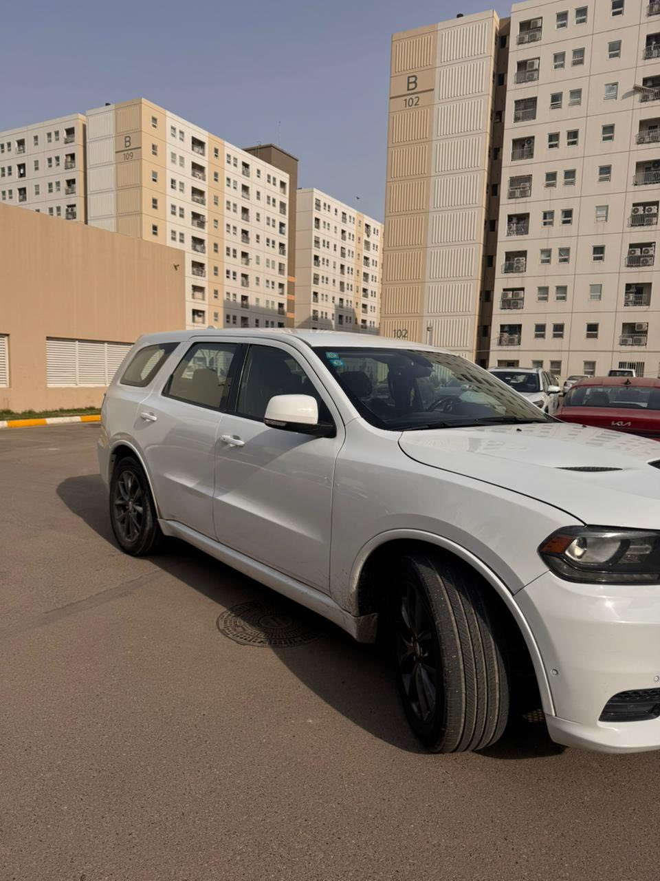 السلام عليكم 
دورنكو GT 2018 للبيع فقط  
حادث امريكه باب وجاملغ صور الحادث موجوده 
داخل العراق حادث باب جاملغ يمنه كص فخذه وبارد باب الجنطه جوه الرقم شي بسيط ?
موصفات السياره عاديه 
GT ومعروفه عادي مواصفاته 
اشاير مري
جنطه كهرباء 
كامره 
حساسات خلفيه توقف ذاتي
اوف ستوب 
كشنات تدفئه 
استيرن تدفئه
كشنات خلفيه تدفئه،
4 قطع تبريد،
خزن ميموري
اشفتات استيرن 
بعد بيها موصافت 
ماعدا الفتحه سقف 
مكينه 3600 
ماشه 140 ميل 
بنيد اس ار تي ابو 3 فتحات 
ويل كب 20 تايرات 70 %
صدرها 70%
رقم بغداد 
السياره جاهزه 
مكاني بسمايه
***********
الشراي يتصل 
تجي تفحص وتشوف السياره 
واني حاضر وتشلع عيوني 
السعر  ع الاتصال او خاص ؟؟
